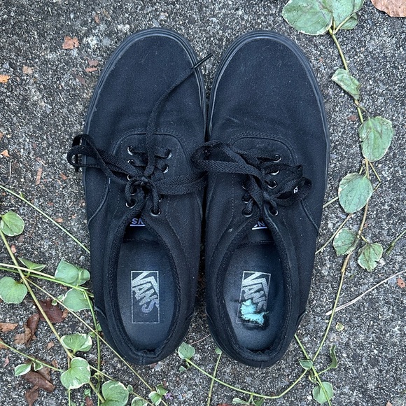 Vans Men's Classic Black Sneakers - Picture 8 of 16